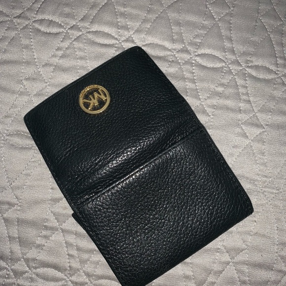 Michael Kors crossbody & wallet - Picture 6 of 6